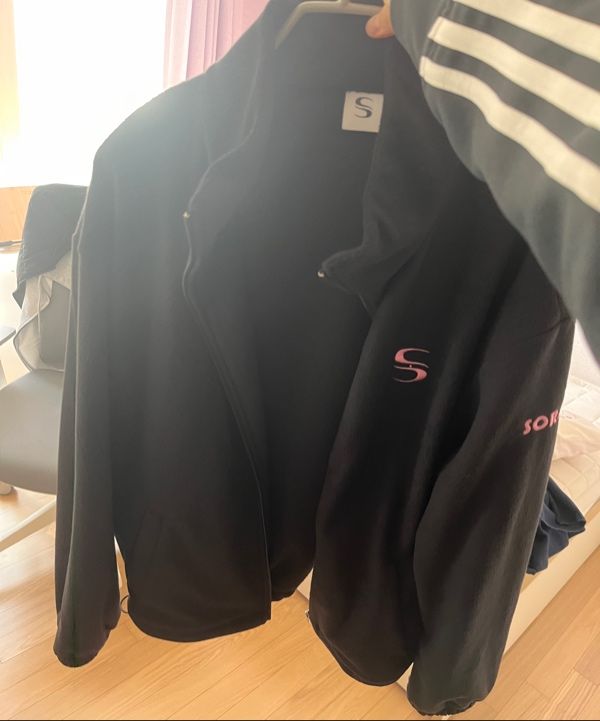 MUSINSA | SORANO SORANO Basic Logo FLEECE JACKET [2Color]