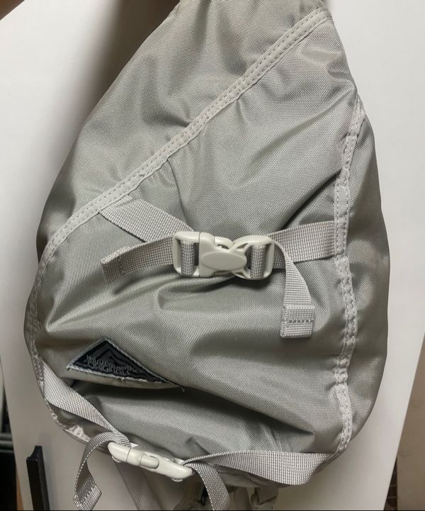 MUSINSA公式 | thisisneverthat® Washed Nylon Sling Bag Cream