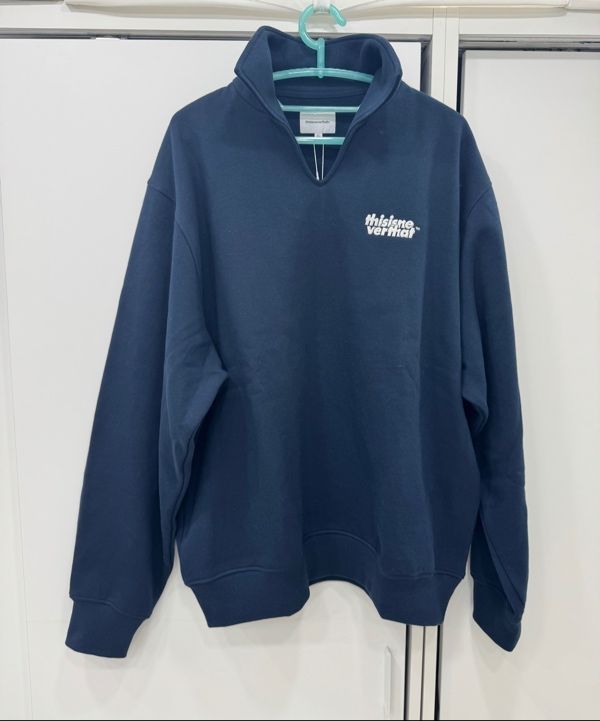 さらに100円引き◆thisisneverthat◆Open Collar Sweatshirt MUSINSA公式 | thisisneverthat® Open Collar Sweatshirt Navy