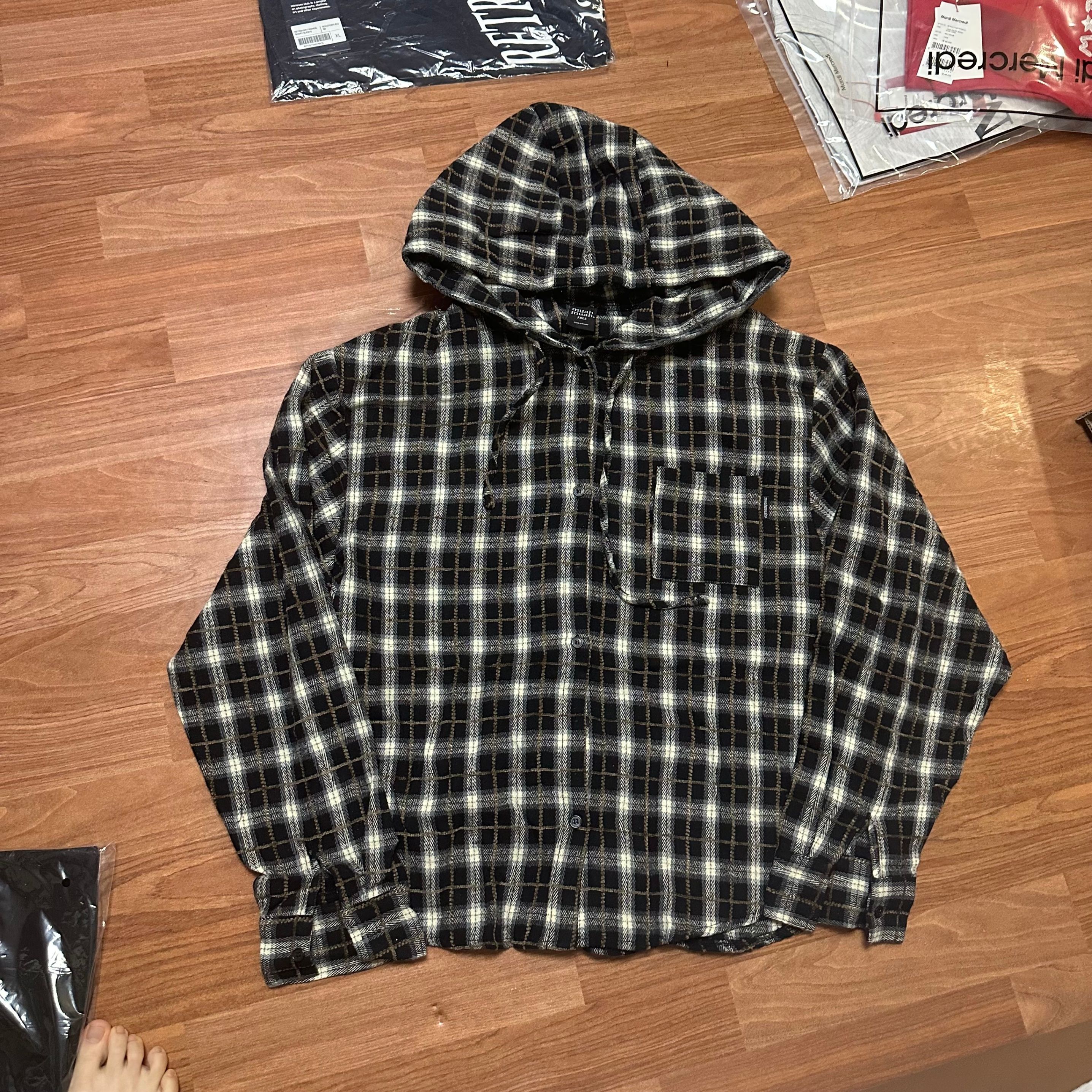 [muahmuah]POINT LABEL CHECK HOOD シャツ★韓国ファッション★ MUSINSA | MUAHMUAH Point Label Check Hooded Shirt [3 Colors]