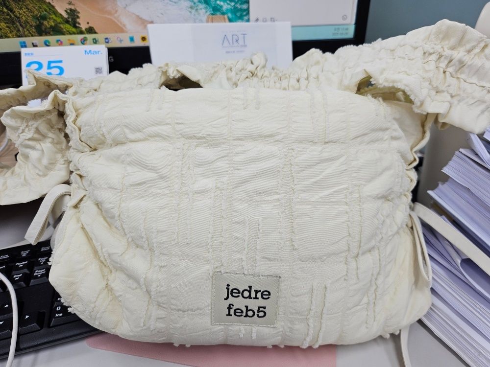 MUSINSA | JEDREFEB5 Puffer Butterfly Small Bag