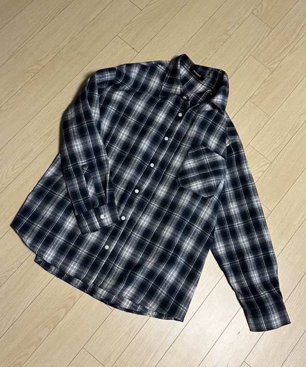 ★MUSINSA STANDARD★ Relaxed Ombre Plaid Check Shirt Navy Be MUSINSA | MUSINSA STANDARD Relaxed Ombre Check Shirt [White