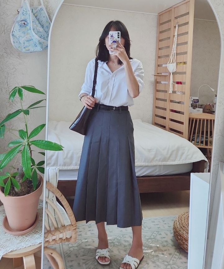 MUSINSA | GENERAL IDEA New Classic Pleated Long Skirt [BEIGE