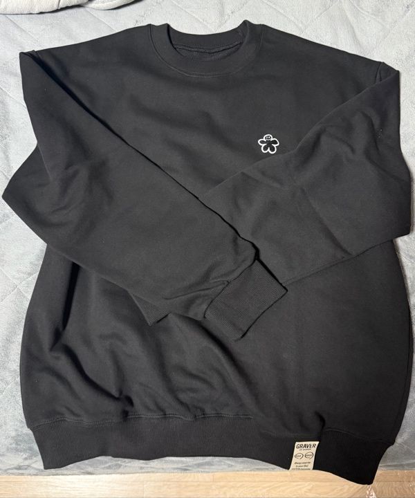 MUSINSA | GRAVER [UNISEX] Black odd flower embroidery