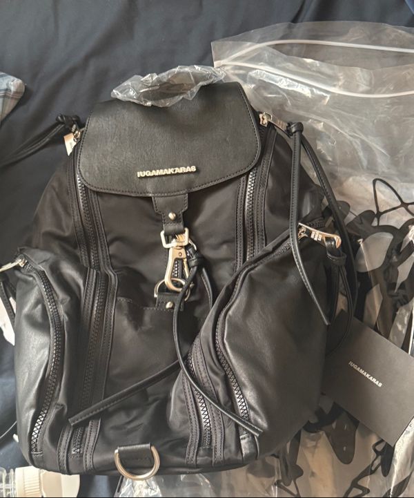 【シロ】IUGAMAKARAS ナイロンバッグ　ブラック MUSINSA | IUGAMAKARAS Carabiner Nylon Backpack (Black)