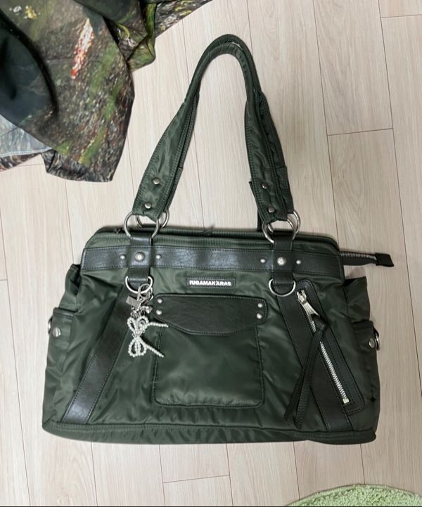 MUSINSA公式 | IUGAMAKARAS Studded Nylon Shoulder Bag (Black)