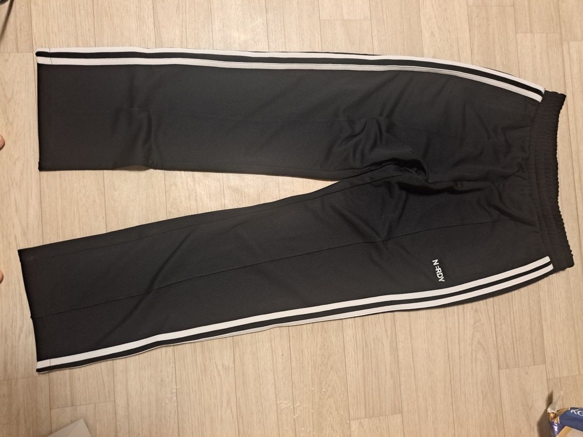 MUSINSA | NERDY Classic NY Track Pants (Black/Dark Green