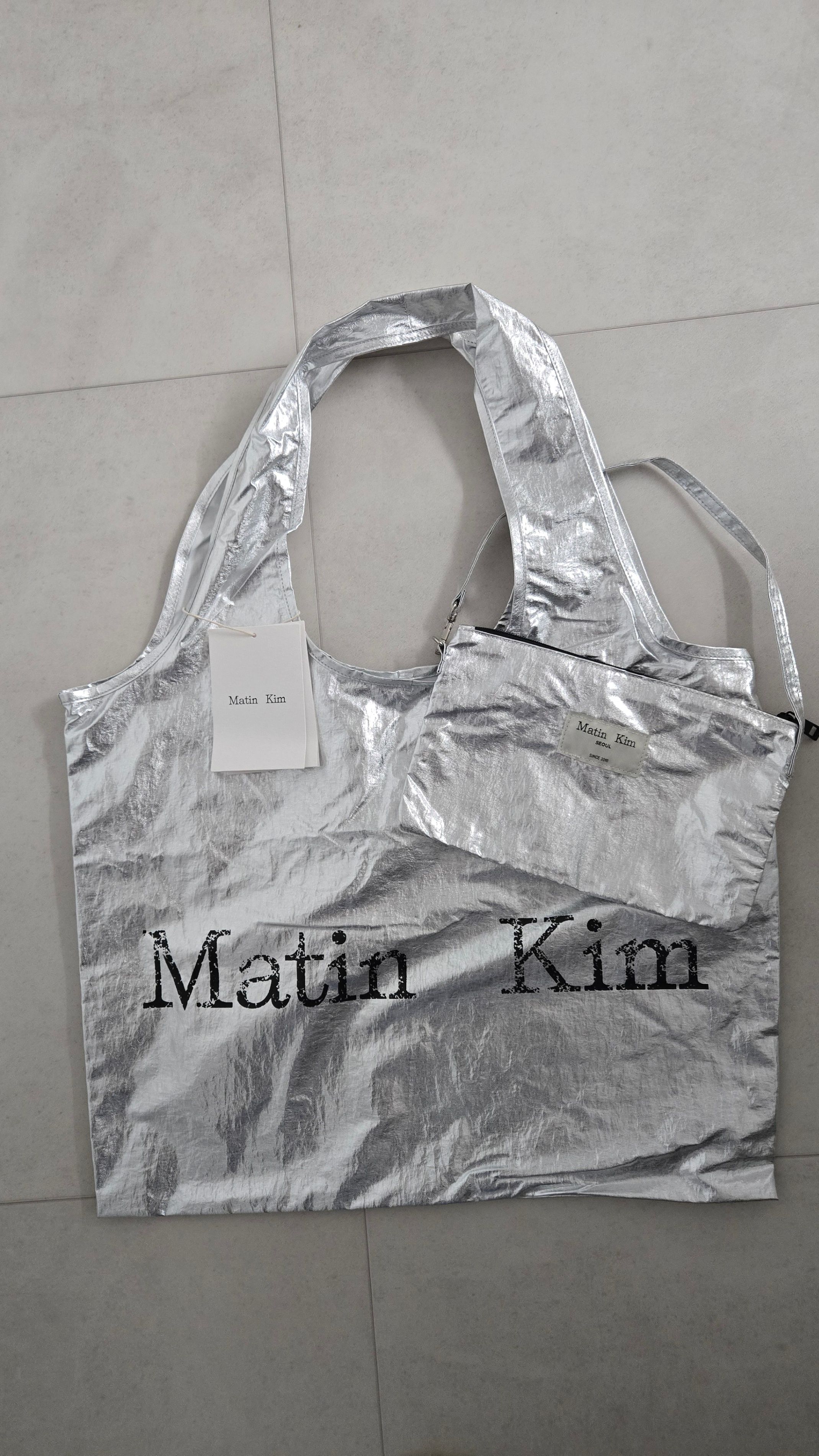 ☆MATIN KIM ☆MATIN CRACKED LOGO GLOSSY ECOBAG 新品未使用】MATIN 