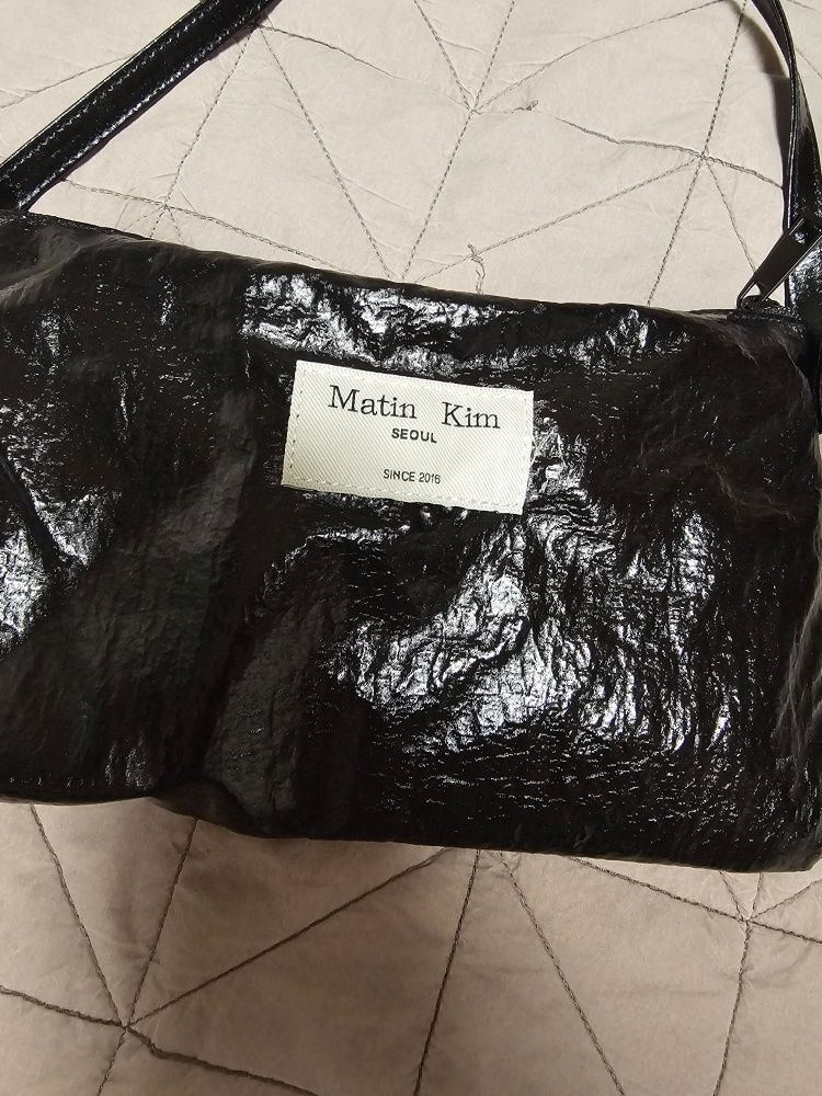 エコバッグ [MATINKIM]matin cracked logo glossy ecobag in strong black MUSINSA公式 | MATIN KIM MATIN CRACKED LOGO GLOSSY ECOBAG IN