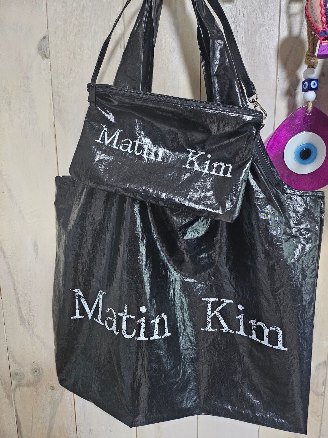 【MATIN KIM】MATIN CRACKED LOGO GLOSSY ECOBAG MUSINSA | MATIN KIM MATIN CRACKED LOGO GLOSSY ECOBAG IN SILVER