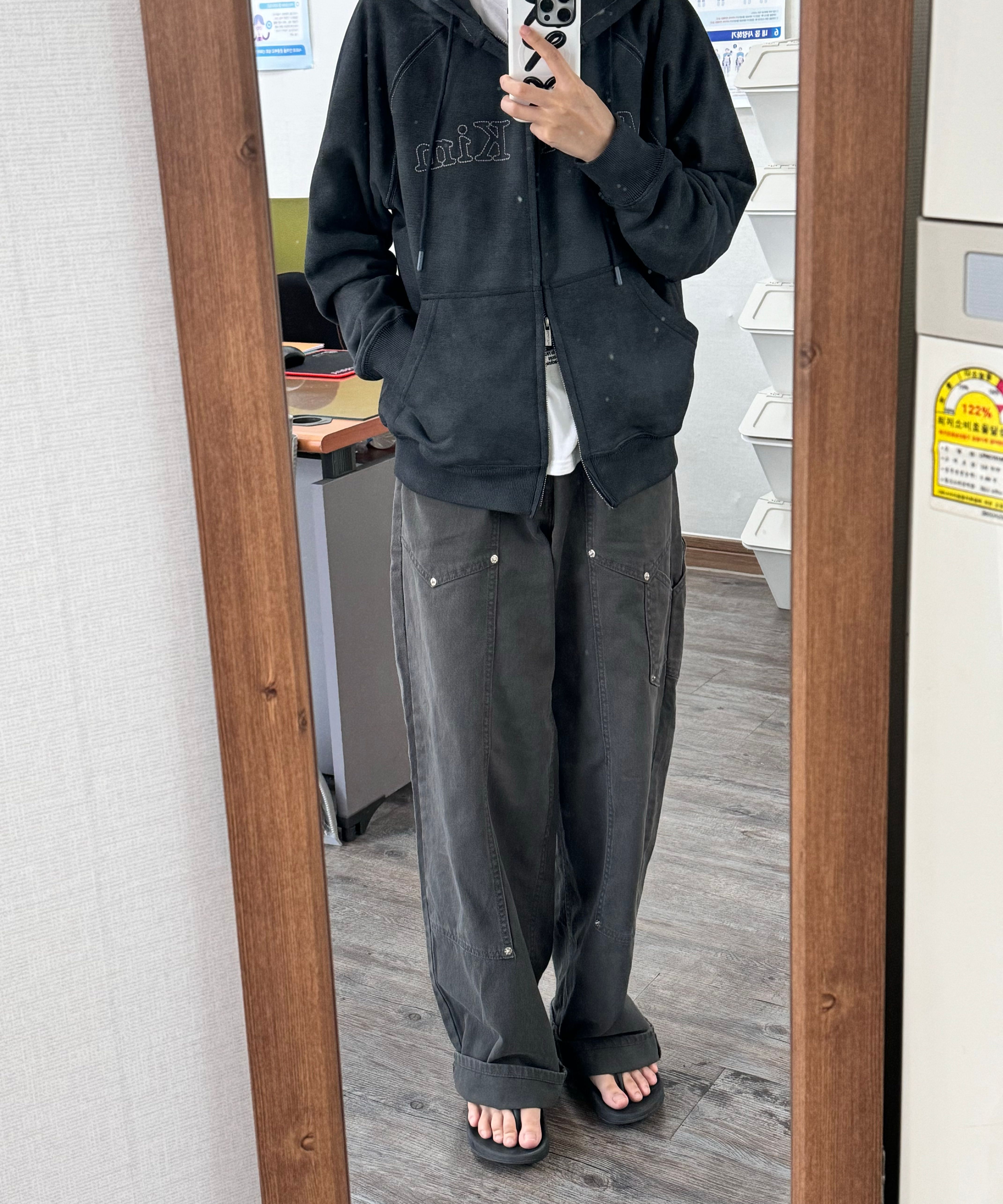 MATIN KIM WASHED HOODY ZIP UP パーカー Matin Kim] FRONT LOGO STITCH WASHED HOODY ZIP UP IN DARK