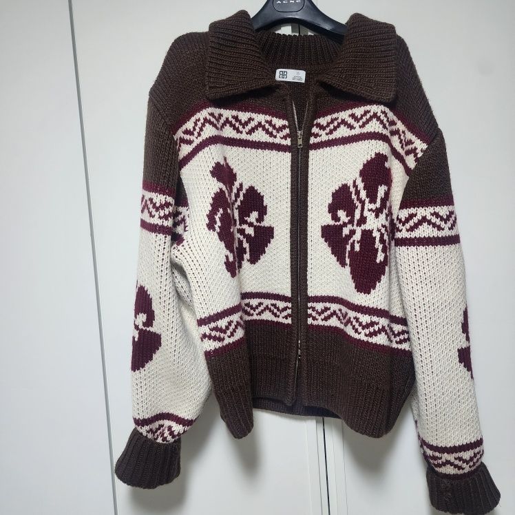 MUSINSA | ROCKCAKE Flower Cowichan Cardigan - Black/Beige