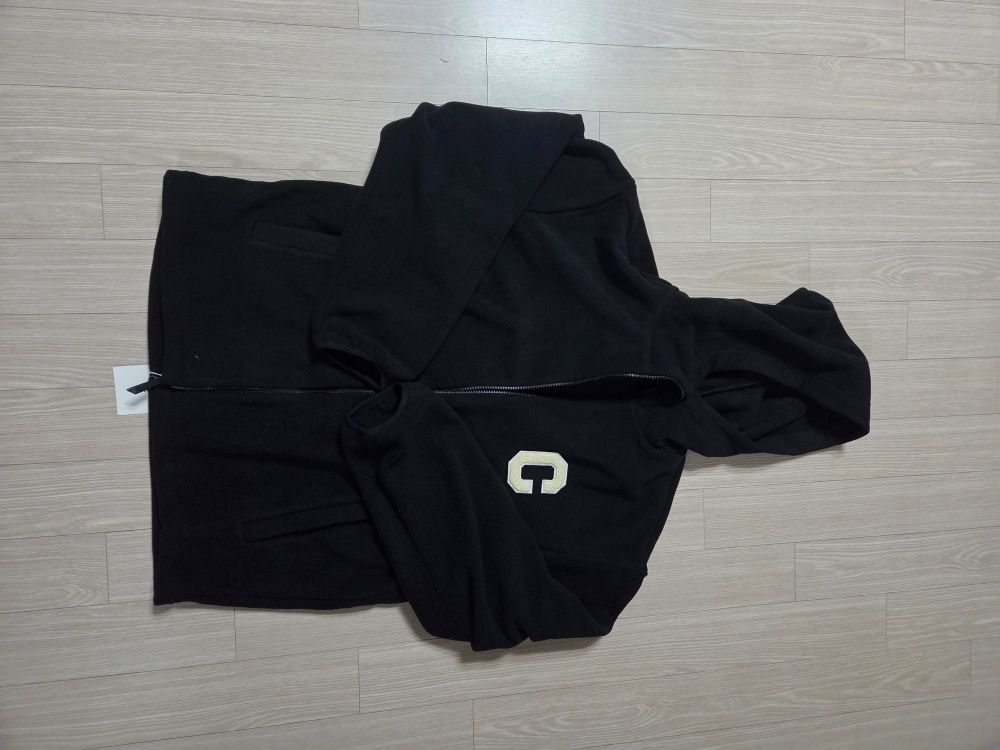 MUSINSA公式 | COVERNAT Cロゴフリースフードパーカー ジップアップ