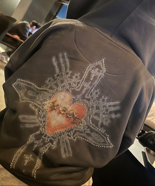 トップス SCULPTOR Beaded Saint Hoodie Charcoal Beaded Saint Hoodie Zip-Up Charcoal – SCULPTOR JAPAN
