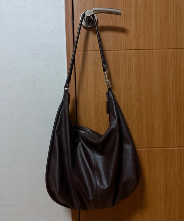 MUSINSA | YEOMIM crescent bag (choco brown)