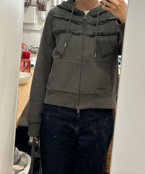 MUSINSA公式 | CERRIC BIG RIBBON HOODIE ZIP UP / CHARCOAL