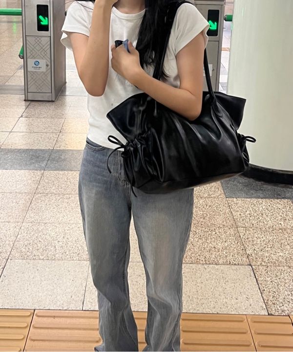 MUSINSA | YEOMIM pocket boat bag (black)