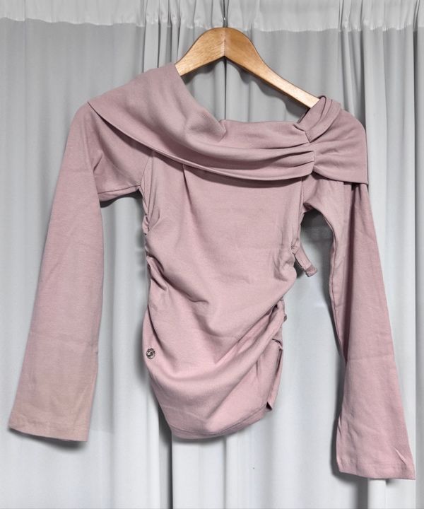 Rose Frantz ♥ Pigment Off Shoulder Zip-up /追跡付 ベージュ系 Rose Frantz(ロゼフランツ) - 海外通販のBUYMA