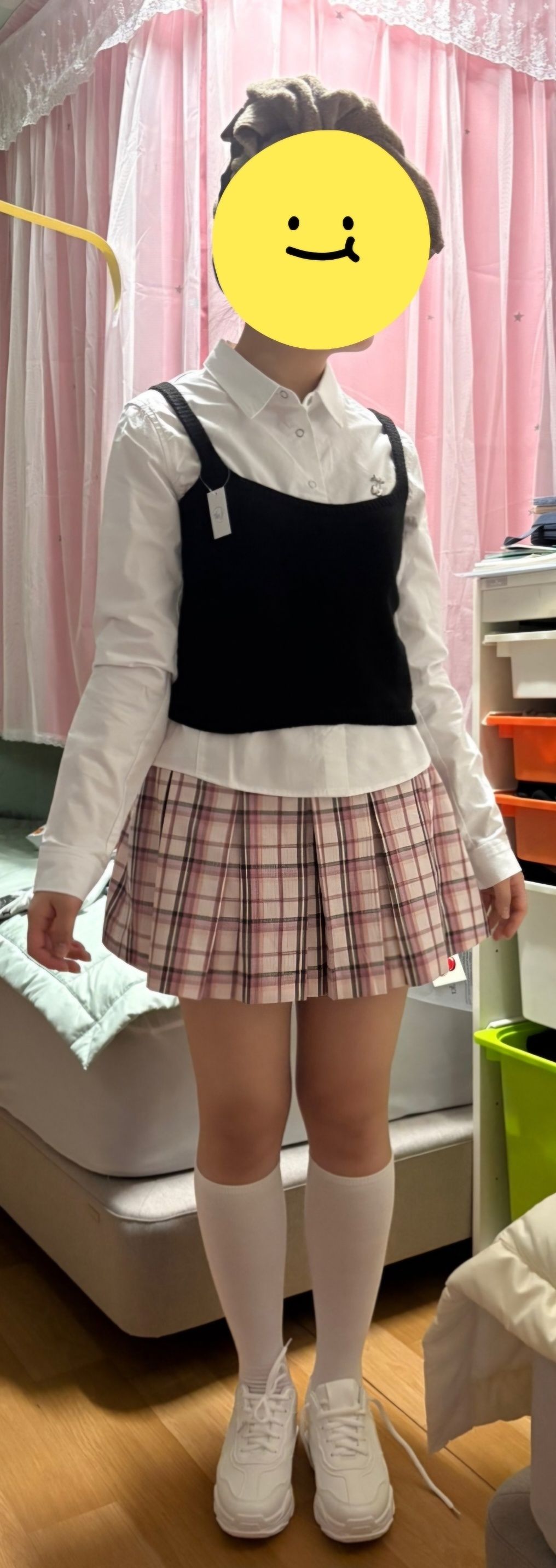 MUSINSA | KIRSH Cheek Check Pleated Skirt [Black]