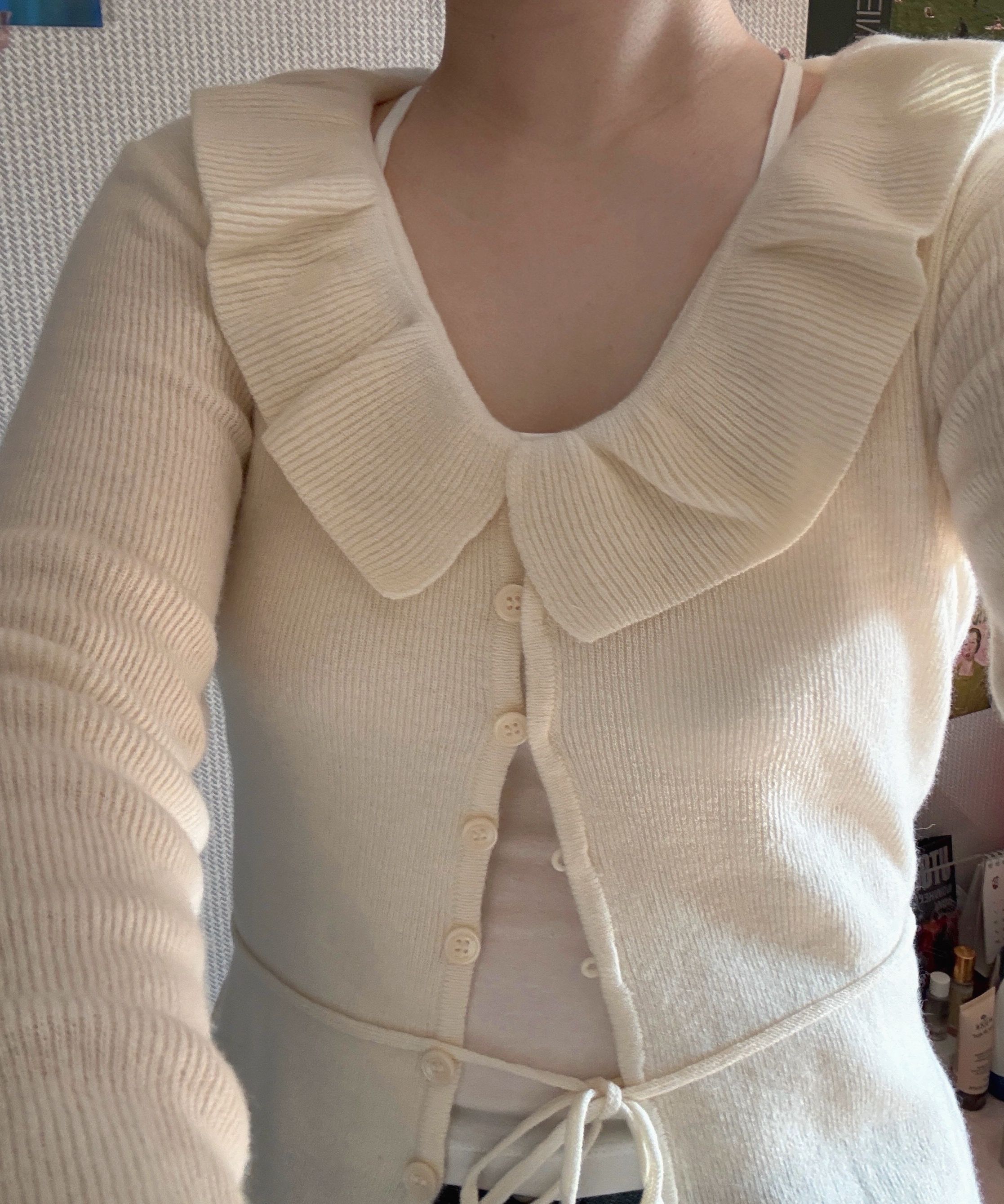 アウターその他 SOMEWHERE BUTTER. Ruffle Ribbon Cashmere Cardigan Ivory S4FC MUSINSA公式 | SOMEWHEREBUTTER Ruffle Ribbon Cashmere