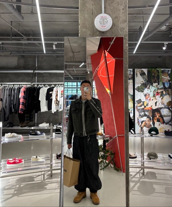 MUSINSA公式 | KICHUL FLOWING WAVE BALLOON DENIM PANTS (RAW BLACK)