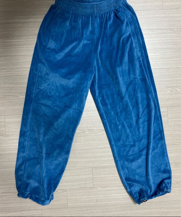 MUSINSA | AAKAM 98 Patch Velour Pants (Blue)