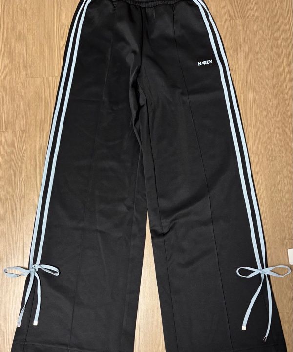 MUSINSA | NERDY Women's Ribbon Track Pants (Black/Baby Pink