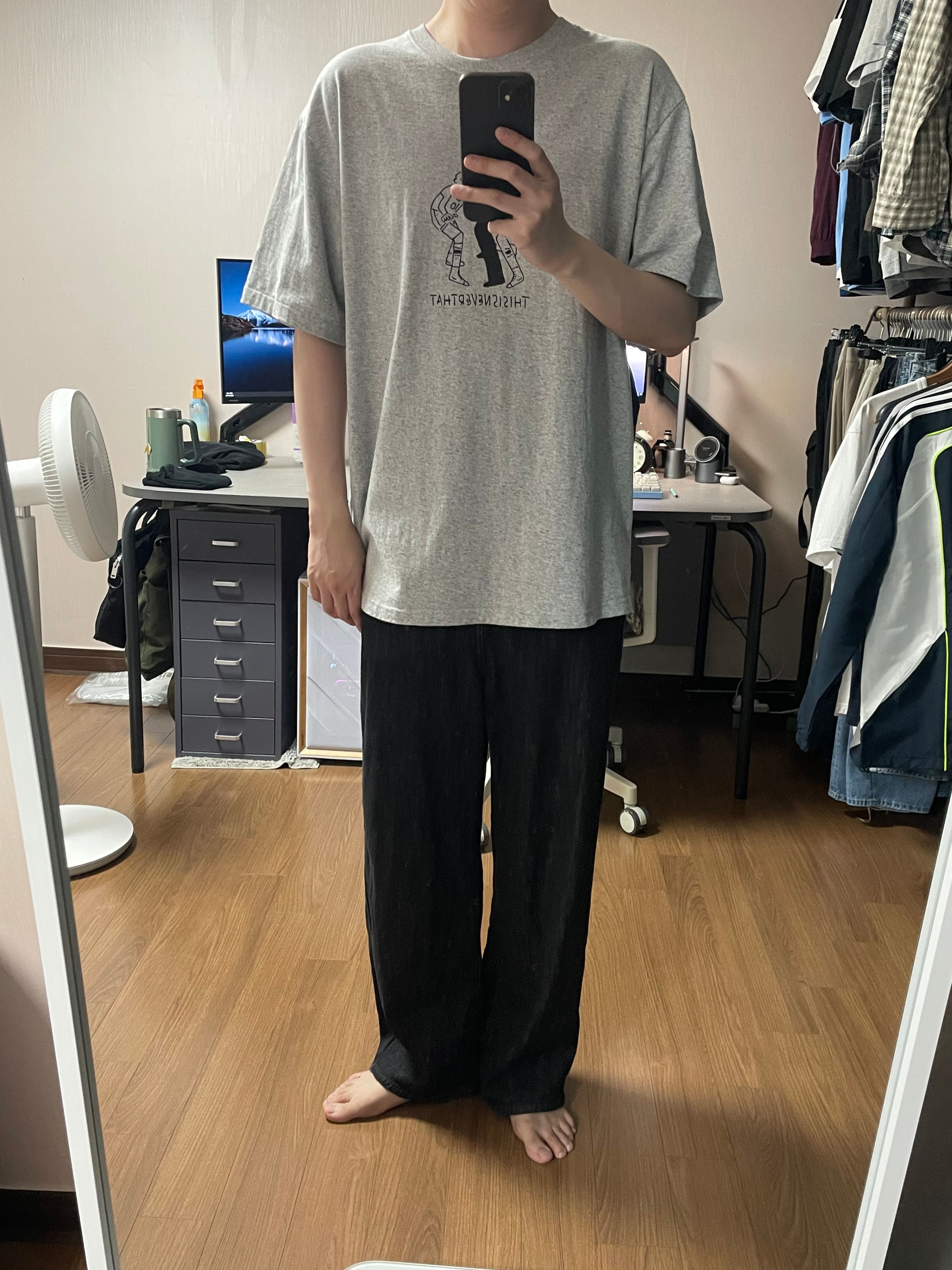 ★thisisneverthat★ TNT Yu Nagaba Graphic Tee Heather Grey N TNTYuNagabaGraphicTee-