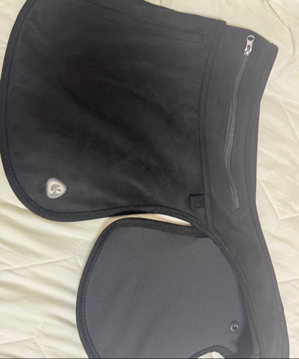 MUSINSA公式 | COYSEIO SUEDE BELT BAG BLACK