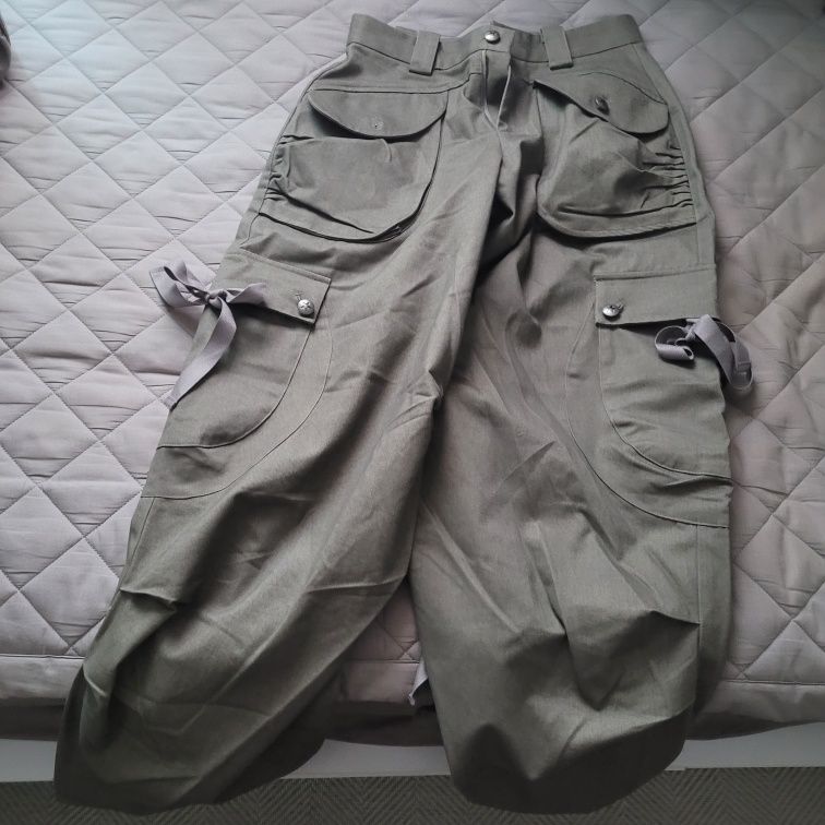 MUSINSA公式 | HUG YOUR SKIN Multi Cargo Pants (Grey)