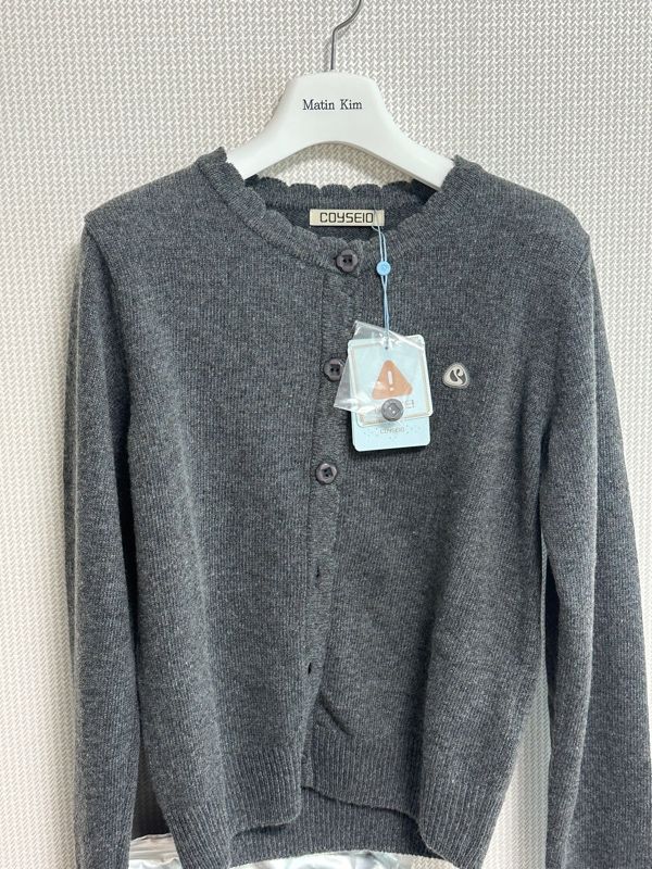 FLOWER BUTTON CARDIGAN GREY - coyseio