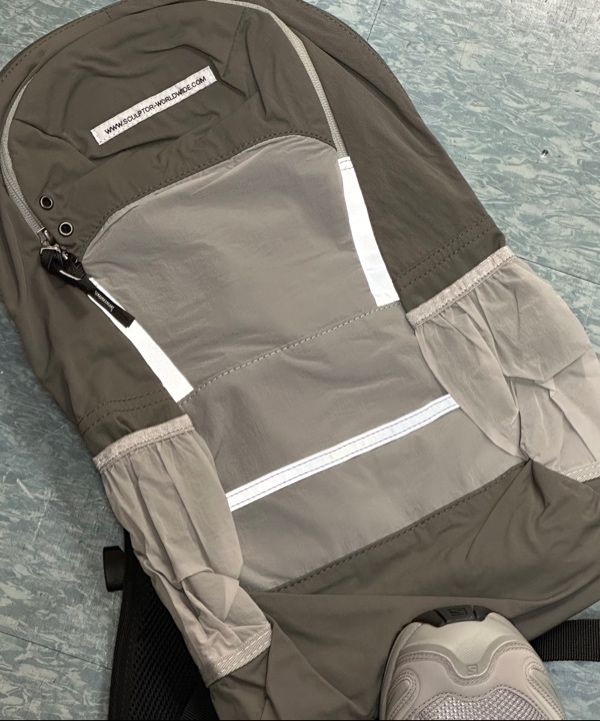 MUSINSA公式 | SCULPTOR Geek Slouchy Backpack Gray