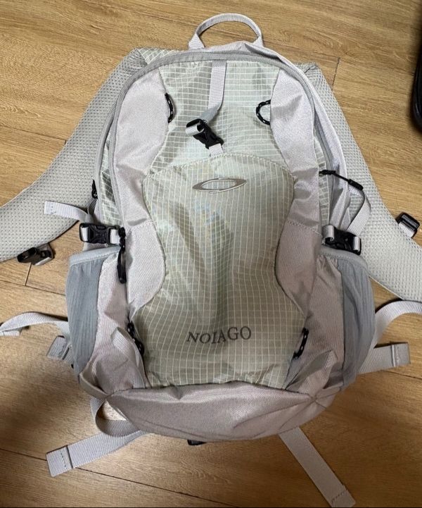 ノイアゴー ナイロン デイリー バックパック ライトグレー NOIAGO 