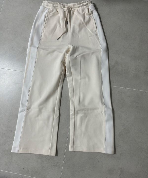 さらに100円引き◆NERDY◆Women's Bold NY Sweatpants MUSINSA | NERDY [Celebrity Worn] Bold NY Sweatpants (Black