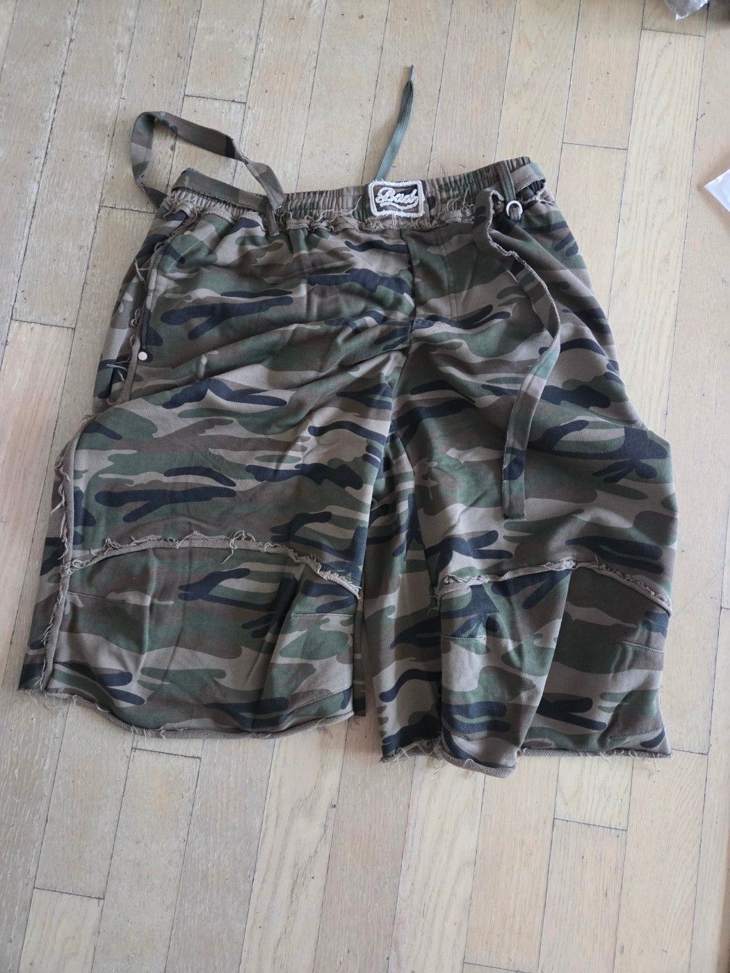 MUSINSA | BADBLOOD Low Edge Bermuda Pants - Camo