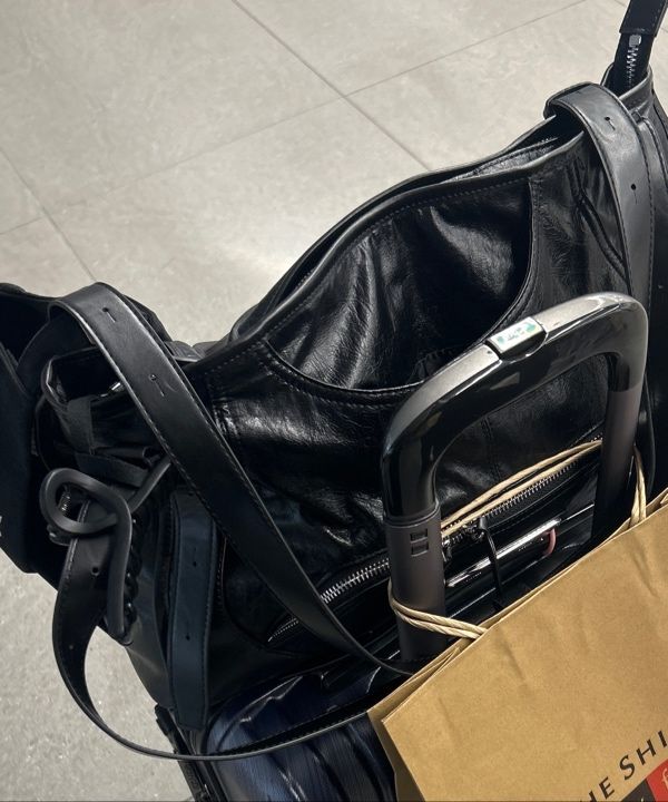 MUSINSA | MATIN KIM TWO WAY STRAP SQUARE BAG IN BLACK