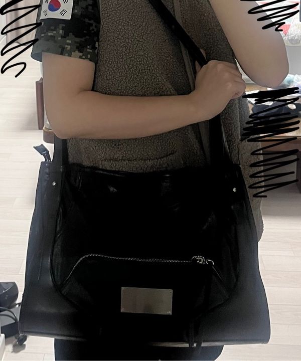 ☆MATIN KIM☆TWO WAY STRAP SQUARE MINI BAG バッグ 韓国発