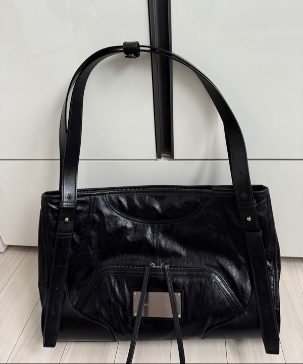 MUSINSA | MATIN KIM TWO WAY STRAP SQUARE BAG IN BLACK