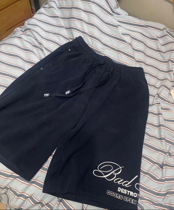 ★BADBLOOD★ Classic Logo Bermuda Pants Navy w-srt24-069 BADBLOOD Classic Logo Bermuda Pants / Navy – dttmclub