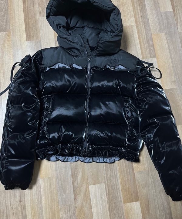 MUSINSA | LUV IS TRUE AM RIBBON FRILL PUFFER JACKET(BLACK)