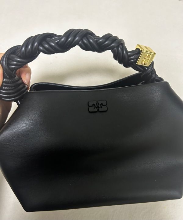 MUSINSA | GANNI Small Gani Bou Crossbody Bag - Oyster Grey