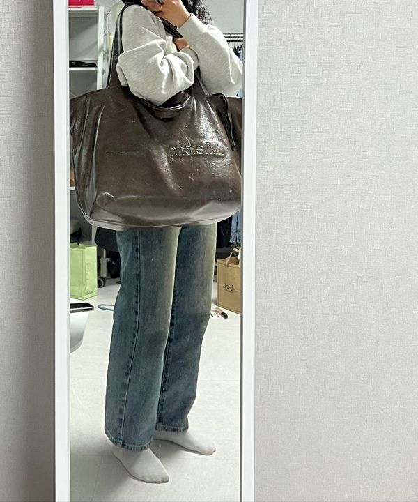 ★MATIN KIM ★EMBOSSED LOGO LEATHER MAXI BAG Matin Kim] EMBOSSED LOGO LEATHER MAXI BAG IN KHAKI BROWN