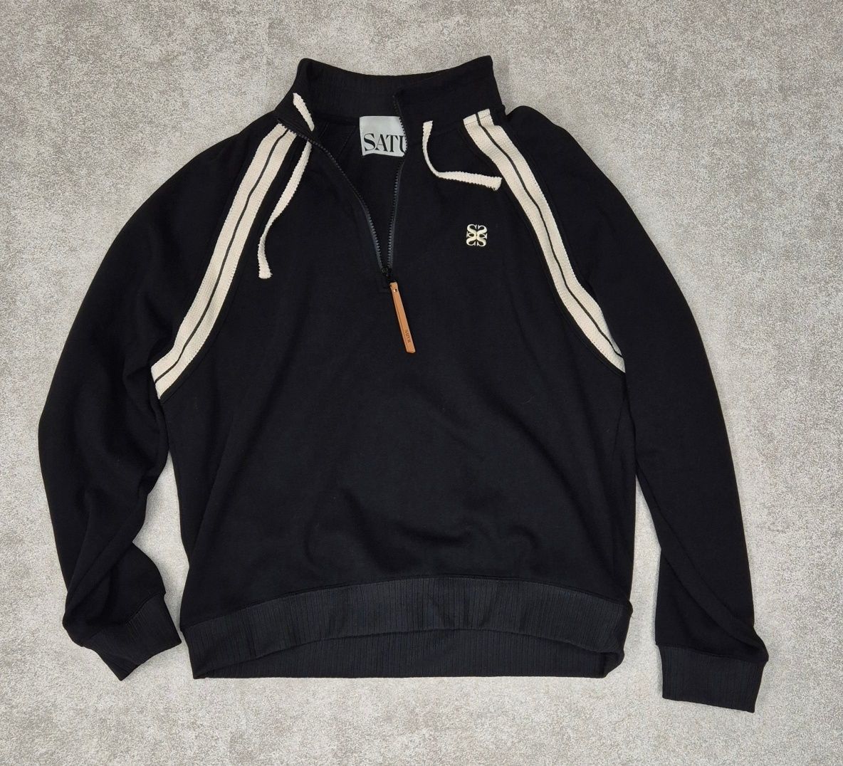 [24FW] SATUR★Lawton Half Zipup Sweatshirt★スウェットシャツ Lawton Half Zip-up Sweatshirt - Navy | ファッション通販