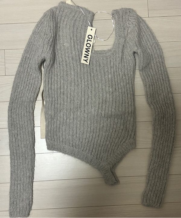 MUSINSA | GLOWNY ISA ASYMMETRICAL KNIT TOP (FOG)