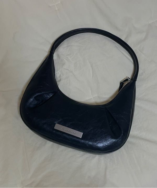 ☆AVANDRESS\t☆ Minihole Curve Shoulder Bag 4COL AD40AC24 MUSINSA | AVANDRESS Mini-hole Curve Shoulder Bag - 4COL