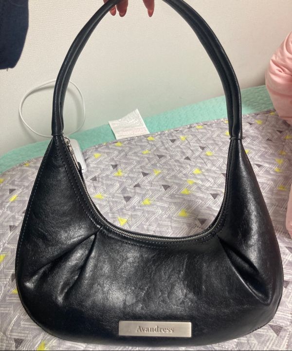 MUSINSA公式 | AVANDRESS Mini-hole Curve Shoulder Bag - 4COL