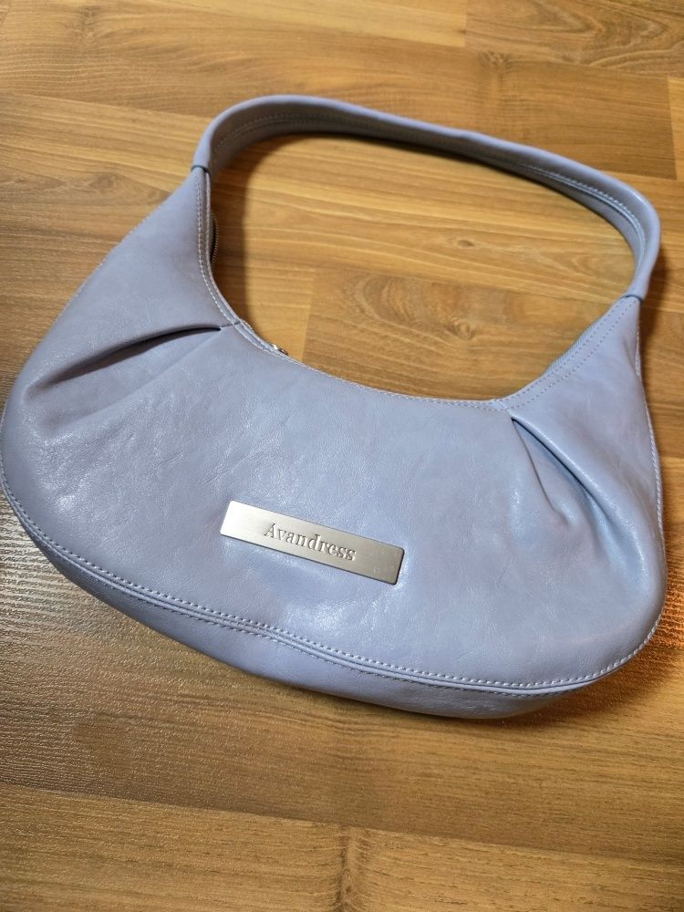 MUSINSA | AVANDRESS Mini-hole Curve Shoulder Bag - 4COL
