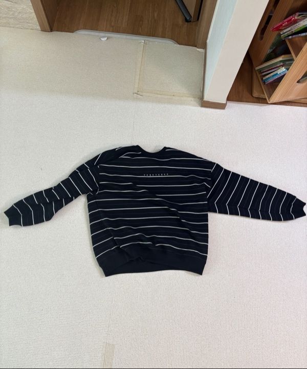 MUSINSA | YESEYESEE Y.E.S Thin Stripe Sweatshirt Red