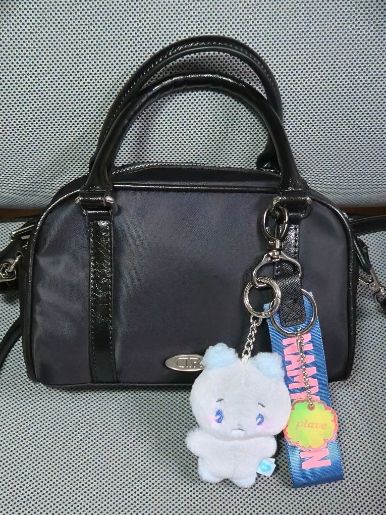 MUSINSA | DUMARO Journey Small Two Way Cross Bag / Iovry