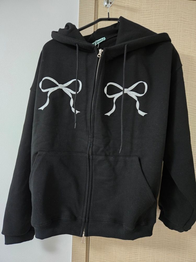 MUSINSA | ROSÉ FRANTZ Sketch Ribbon Hood Zip-up [Black]